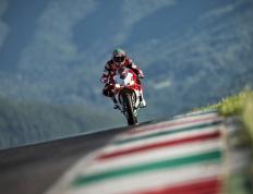  莱万赛点兑现，密尔沃基雄鹿淘汰上海海港晋级四强，主帅激动落泪